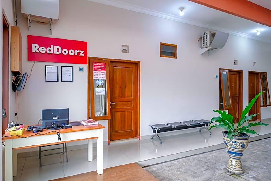 RedDoorz @ Syariah House Purwokerto