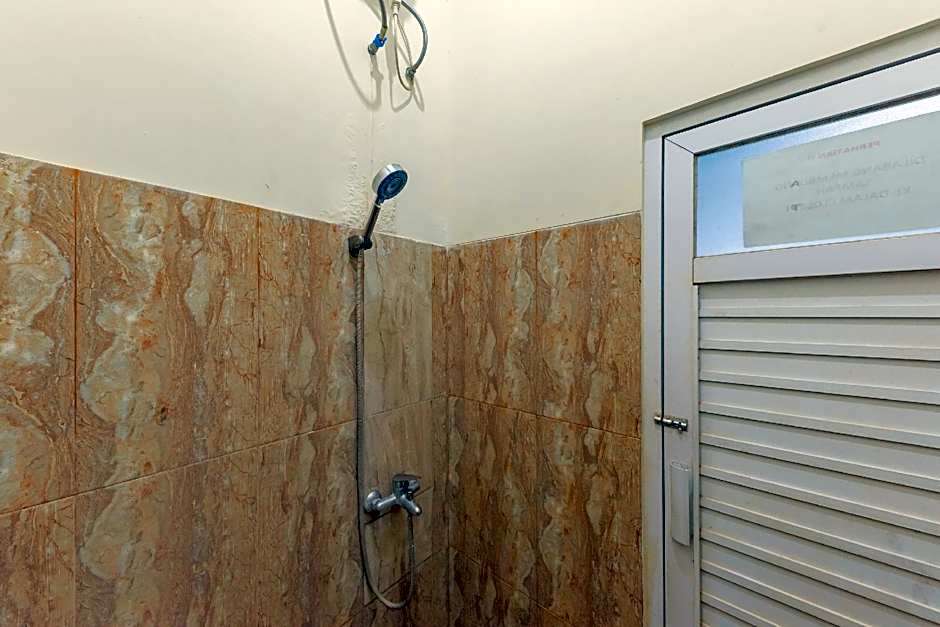 RedDoorz near Mall Boemi Kedaton 2 Lampung