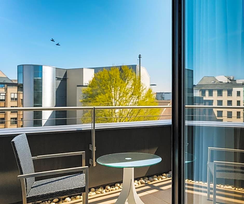 Plaza Hotel & Living Frankfurt