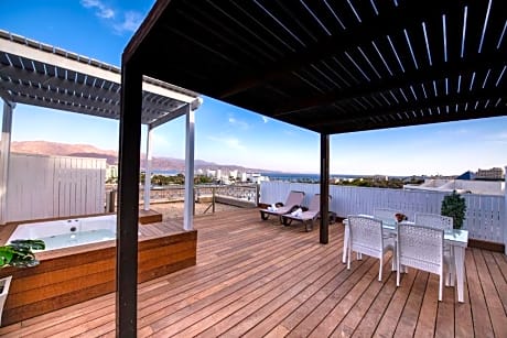 Junior Suite with Terrace and Jacuzzi