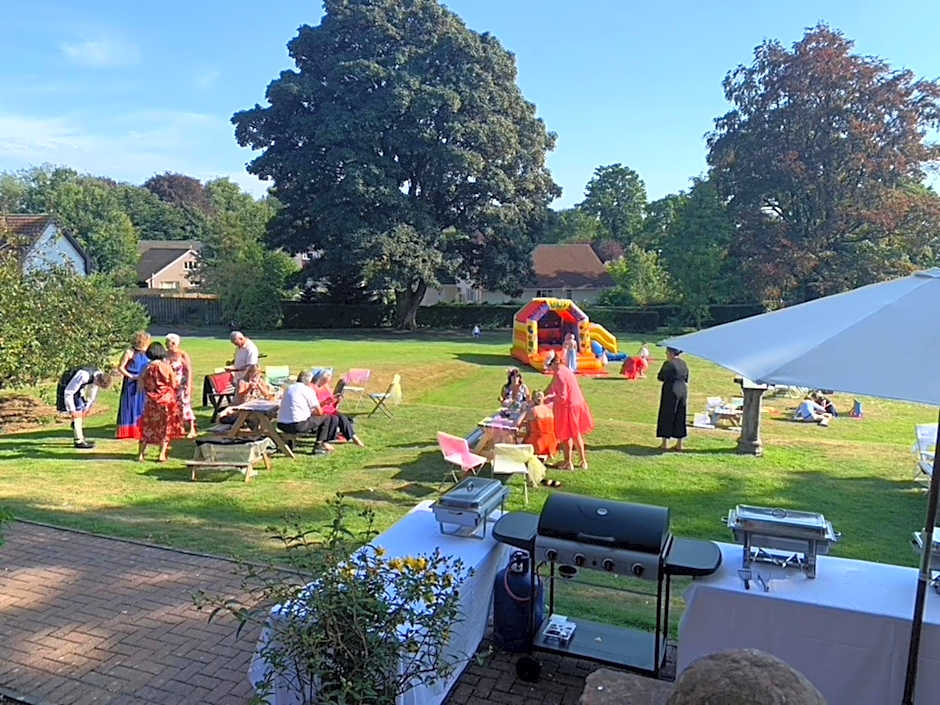 OYO Dunmar House Hotel