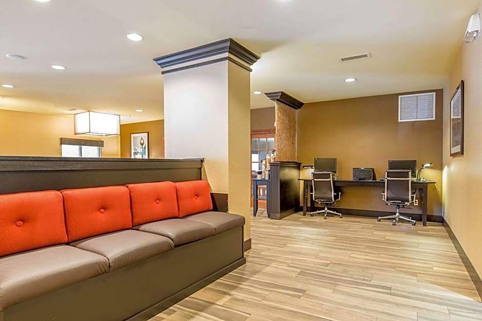 Comfort Suites Fairview Heights - St. Louis