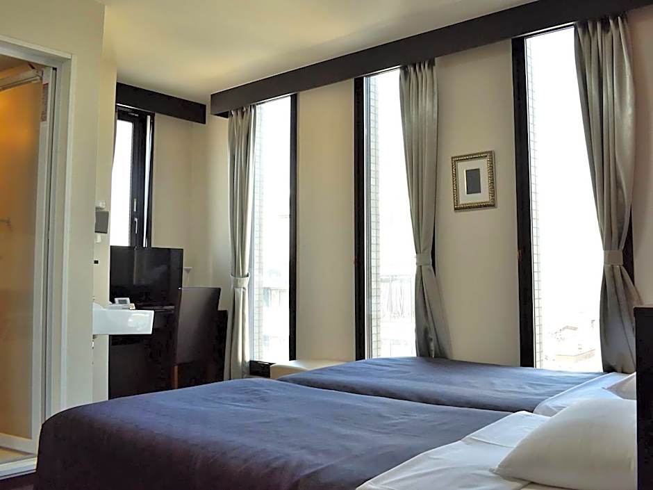 IZUTSU HOTEL KYOTO KAWARAMACHI SANJO