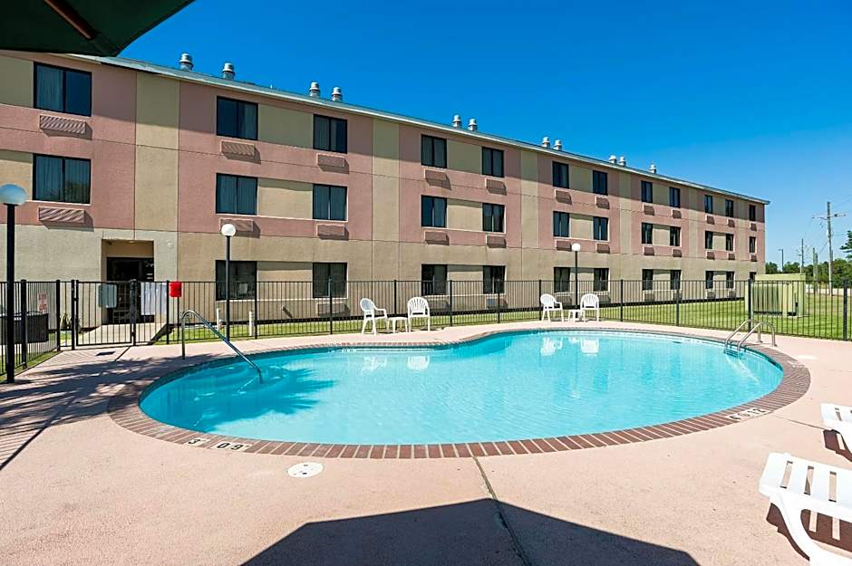 Quality Inn & Suites Lake Charles South
