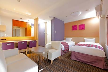 Triple Room - Non-Smoking - No Room Cleaning Service