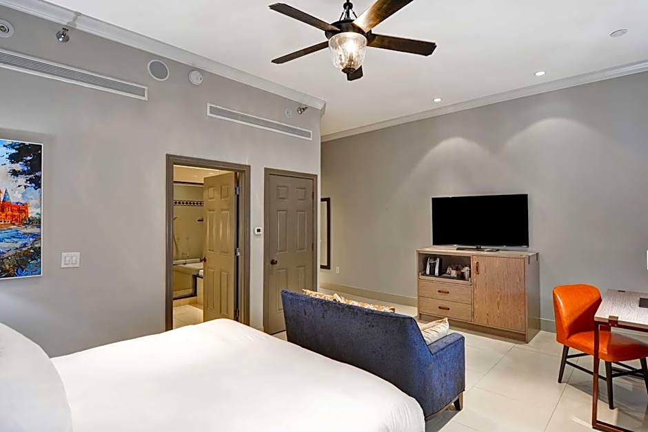 The Cincinnatian Hotel, Curio Collection by Hilton