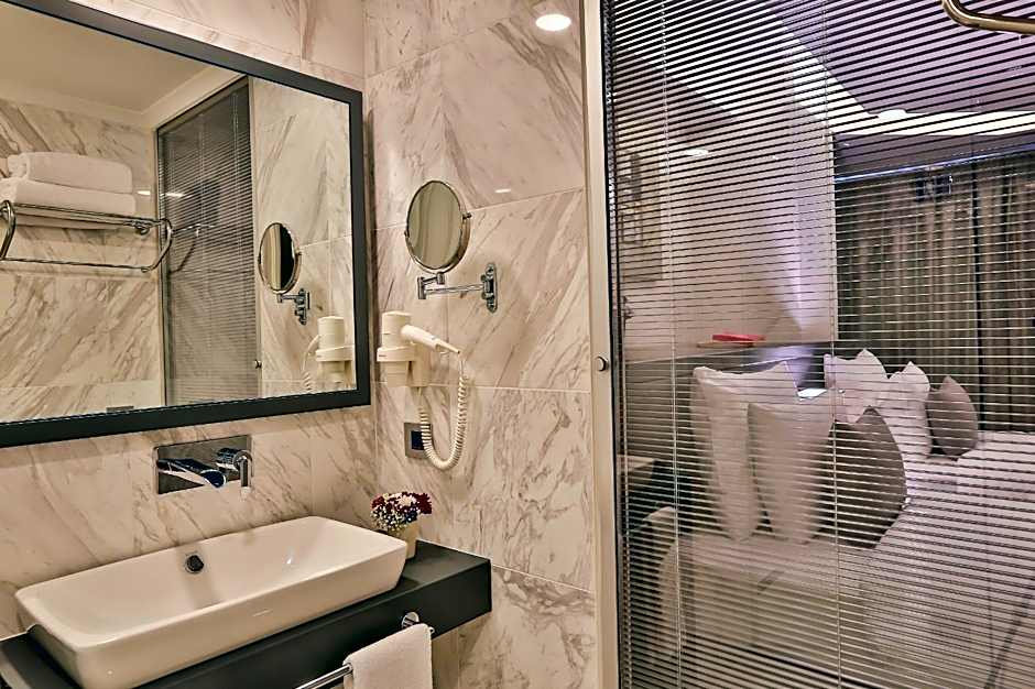 Business Life Boutique Hotel