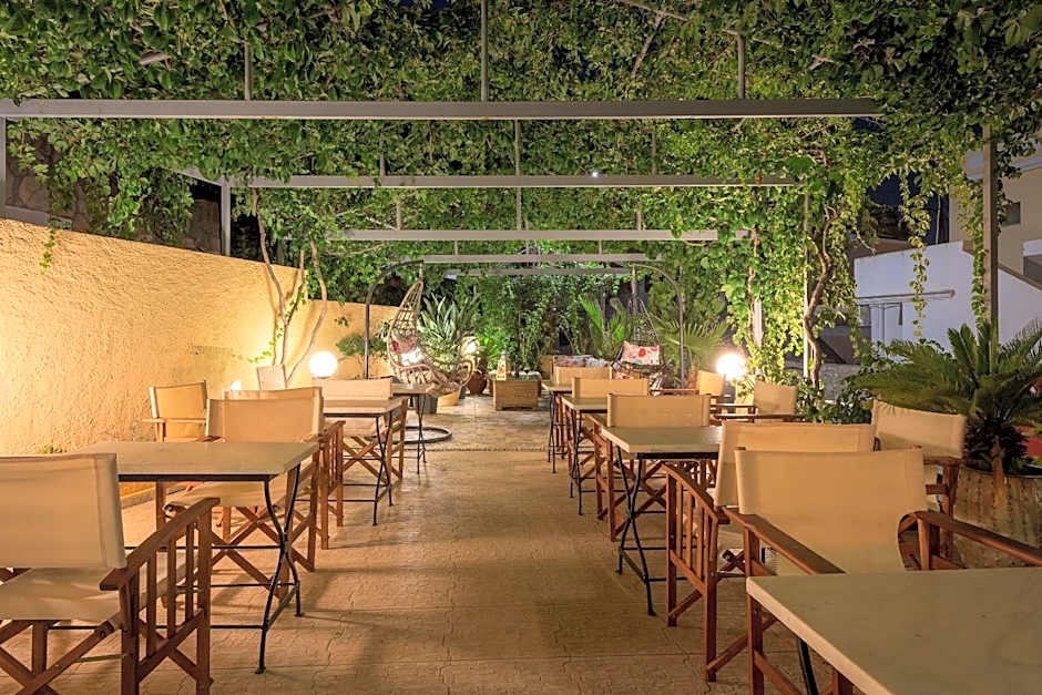 Grace Hotel & Studios