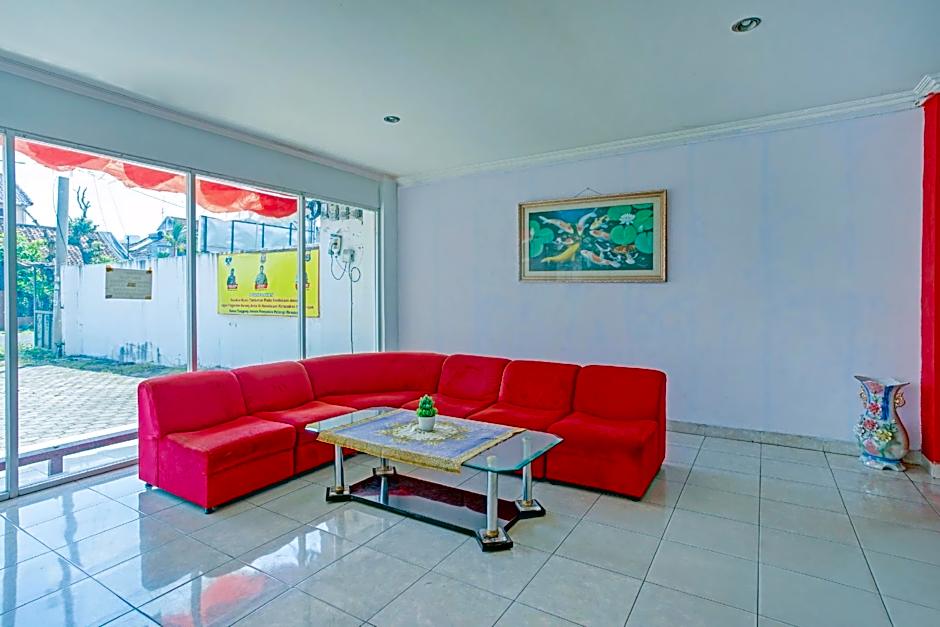 Hotel O Enggal Near Gor Saburai Formerly Hotel Pelangi