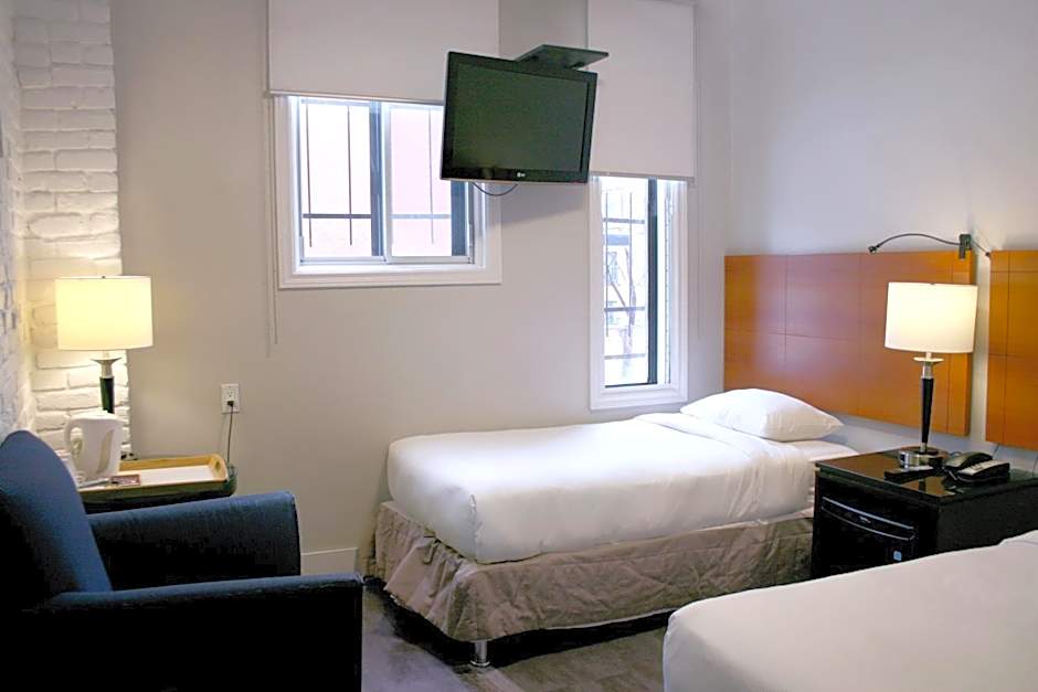 M Montreal Hostel