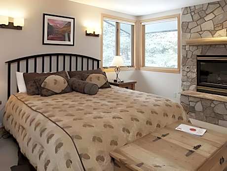 Tamarack Townhomes - CoralTree Residence Collection