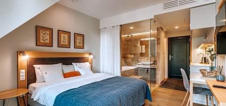 Deluxe Double Room with Bath