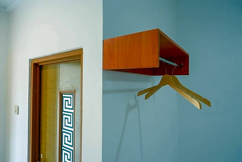 RedDoorz near GOR UNY