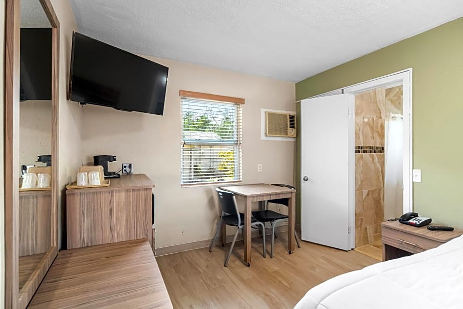 Tamiami Motel