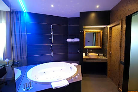 Family Suite with Hot Tub Xarel.lo