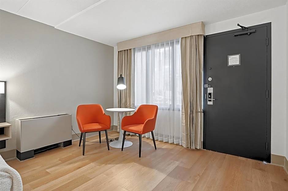 Seven Oaks Hotel Regina, SureStay Collection by Best Western