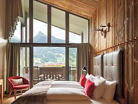 Family Room (3 Adults)