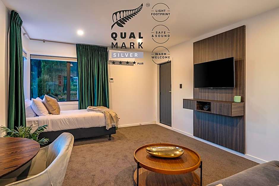 Luxe Suites & Apartments