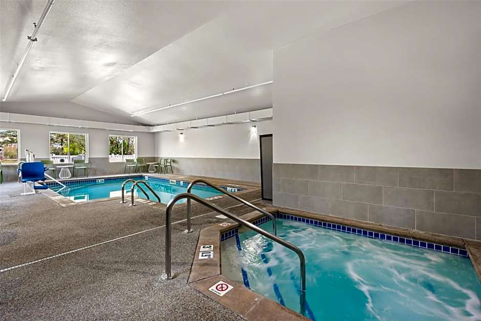 Spark by Hilton Eden Prairie