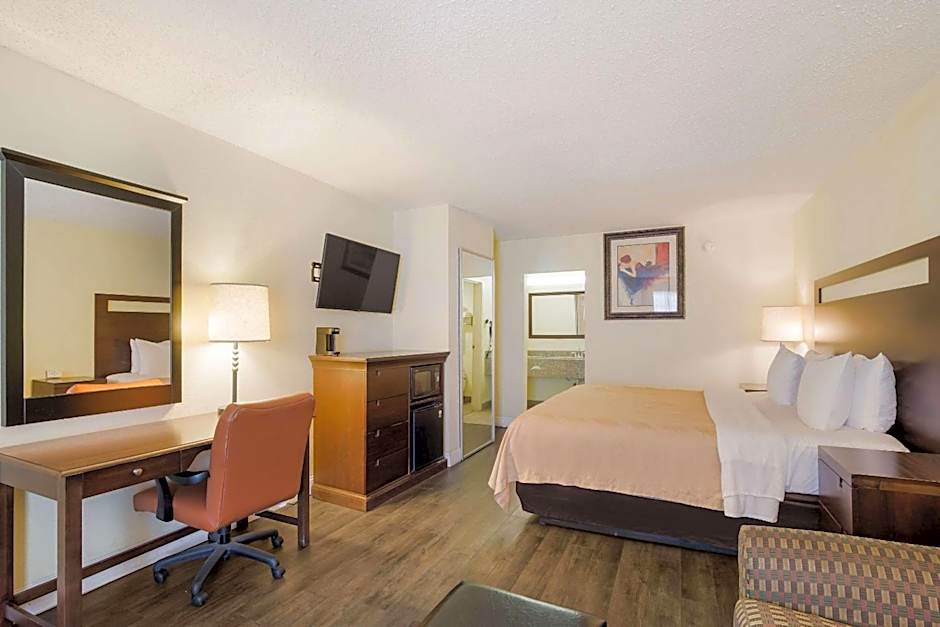 Quality Inn & Suites Conference Center Statesboro Historic District