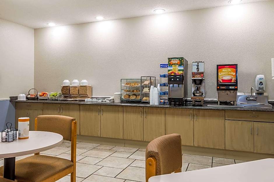 Microtel Kansas City Airport – Kansas City, MO