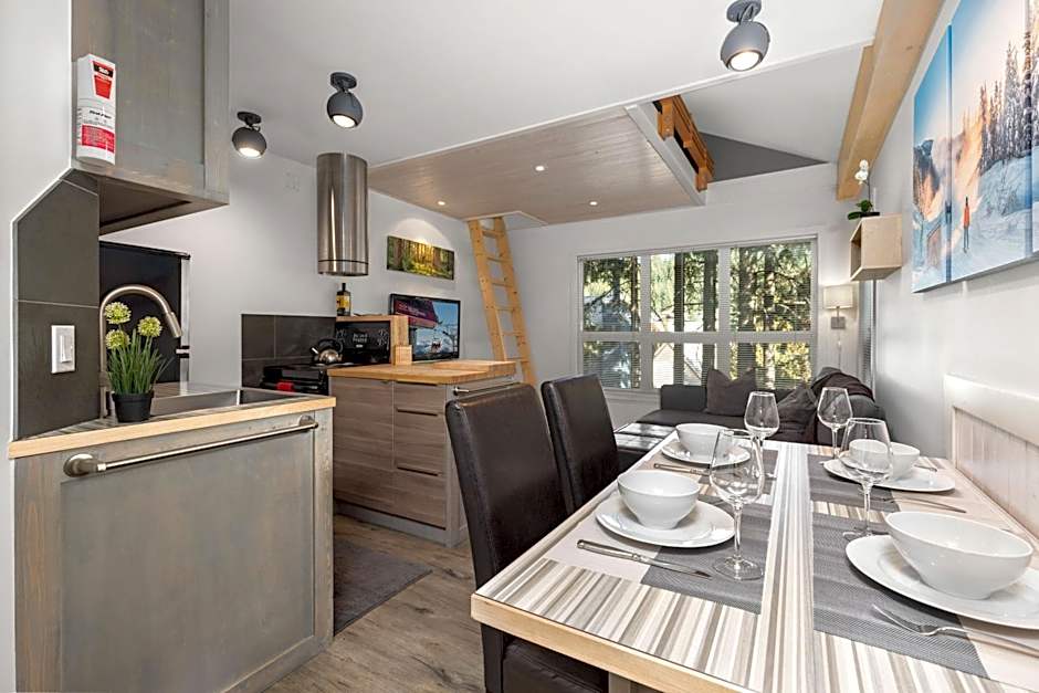 Snowed Inn - Free Parking