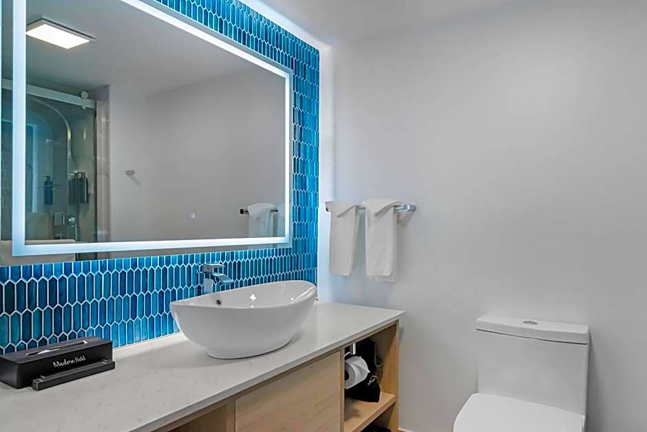 Blue - A Modern Hotel, an Ascend Collection Hotel