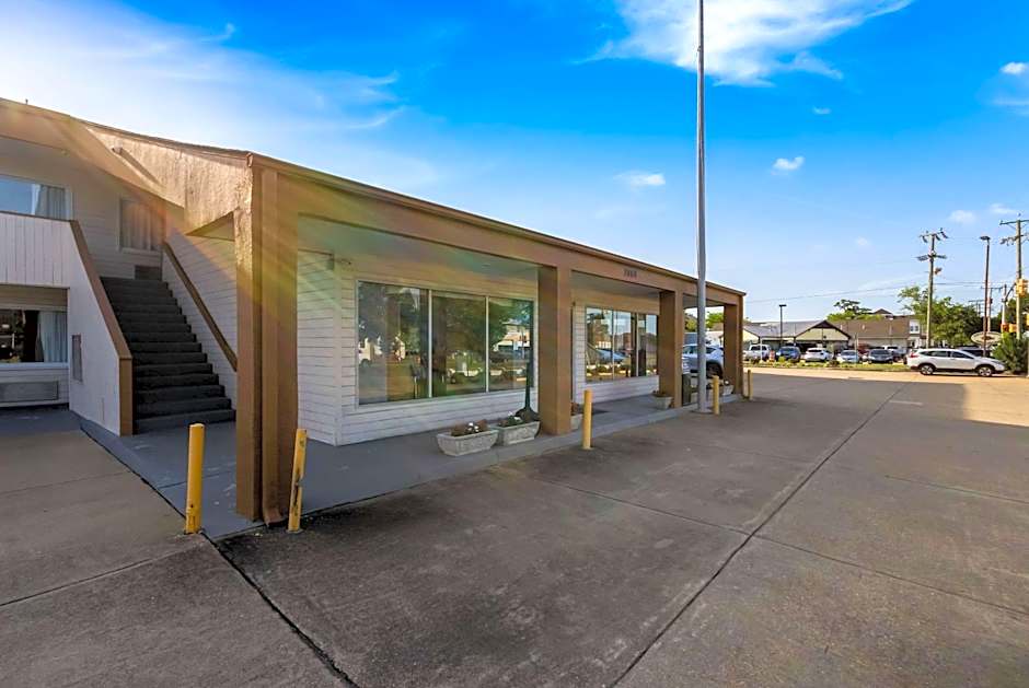 Econo Lodge Little Creek