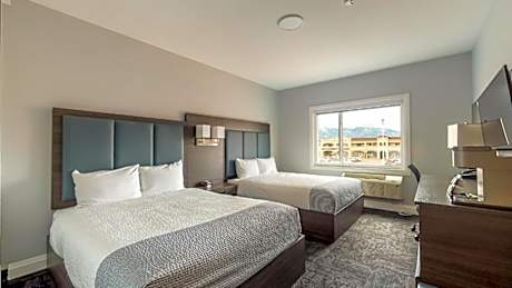 2 Queen Beds, Suite, Nonsmoking