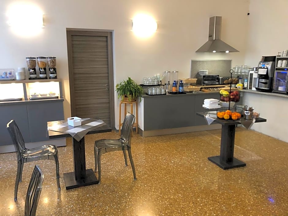Hotel Cairoli