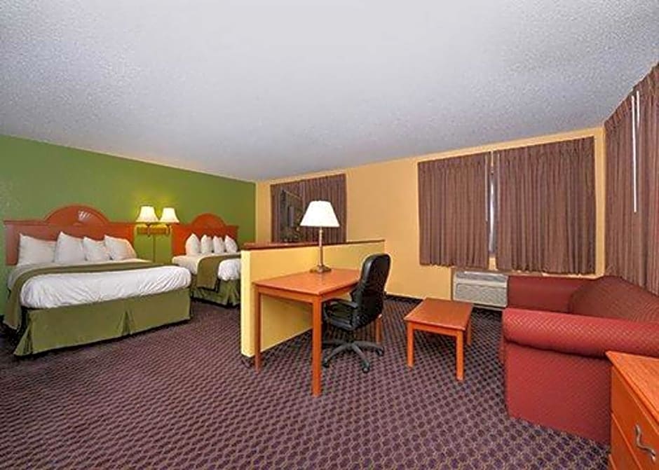 Quality Inn & Suites Grinnell near University