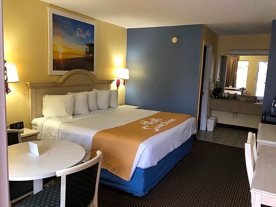 Days Inn by Wyndham Spartanburg Waccamaw