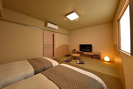 Twin Room with Tatami Area and Shower - Non Smoking - No Daily Cleaning