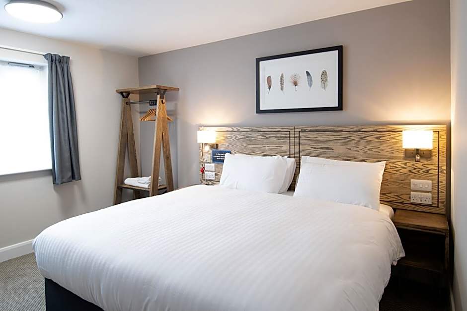 Paisley Pear, Brackley by Marston's Inns