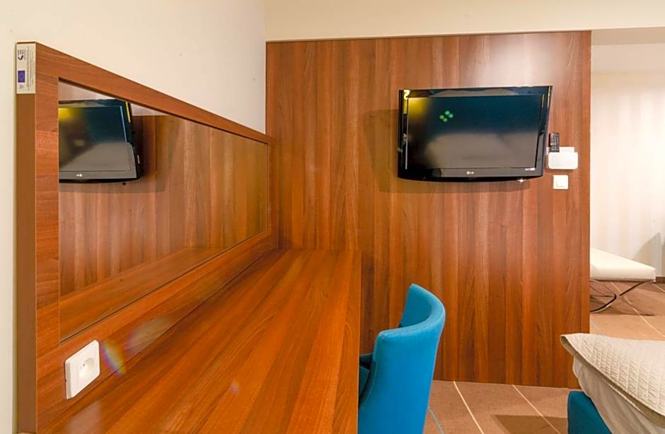 HolidayHomePL Aparthotel z balkonem przy plaży