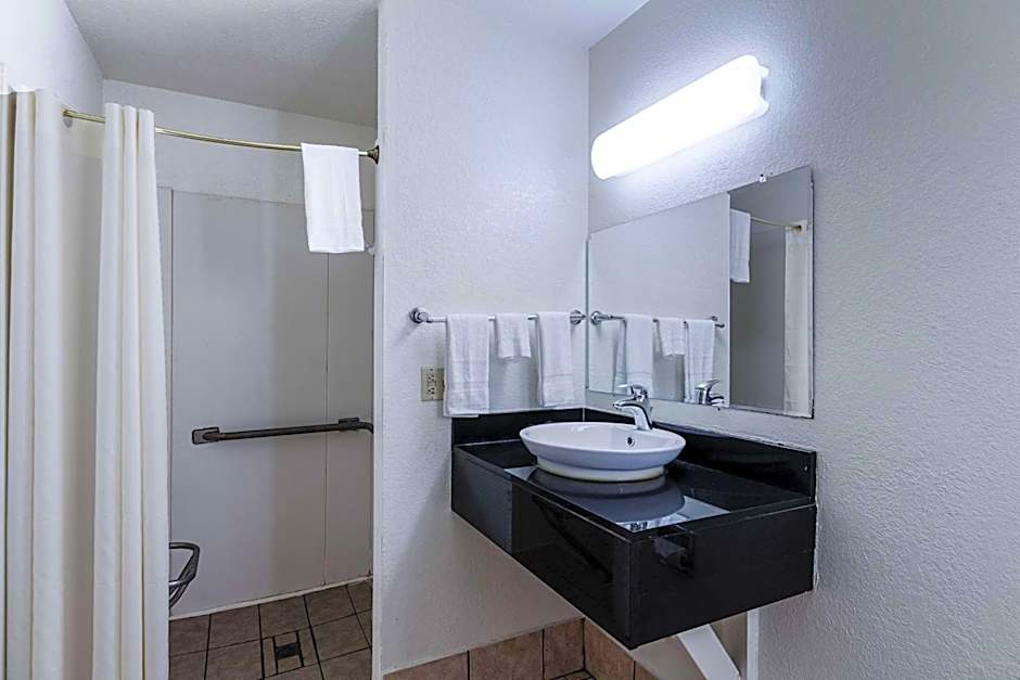 Motel 6-Oshkosh, WI