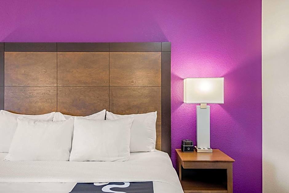 La Quinta Inn & Suites by Wyndham Baltimore Bwi Airport