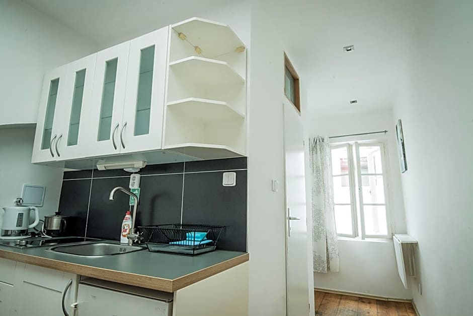 Charles Bridge Hostel & Apartments