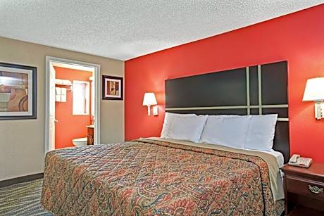 Queen Room - Non-Smoking