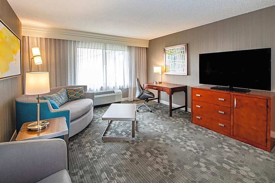 Courtyard by Marriott Oakland Airport