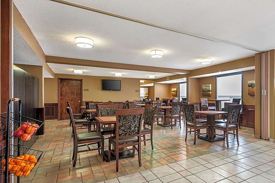 Best Western Strathmore Inn