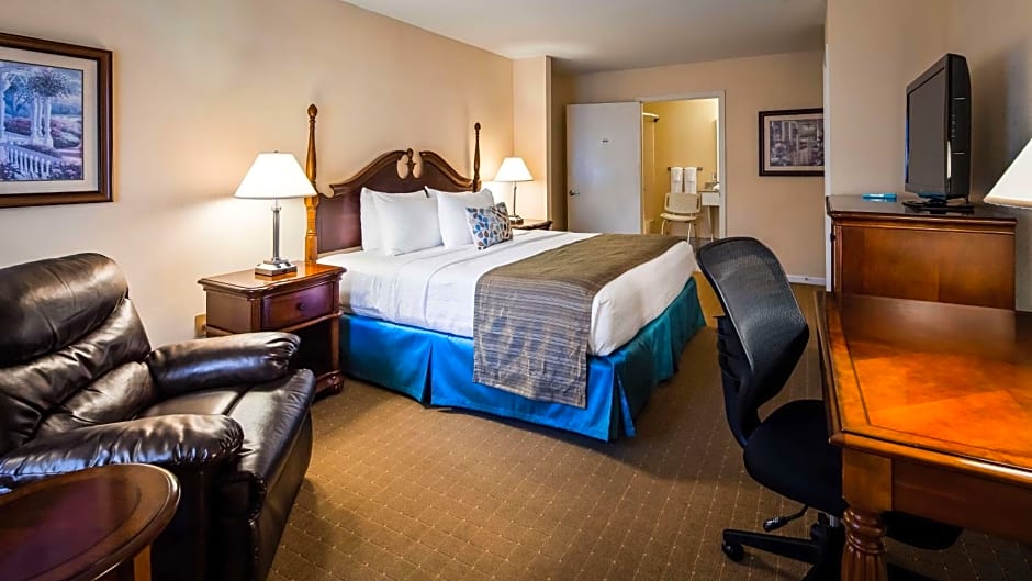Best Western PLUS Santee Inn