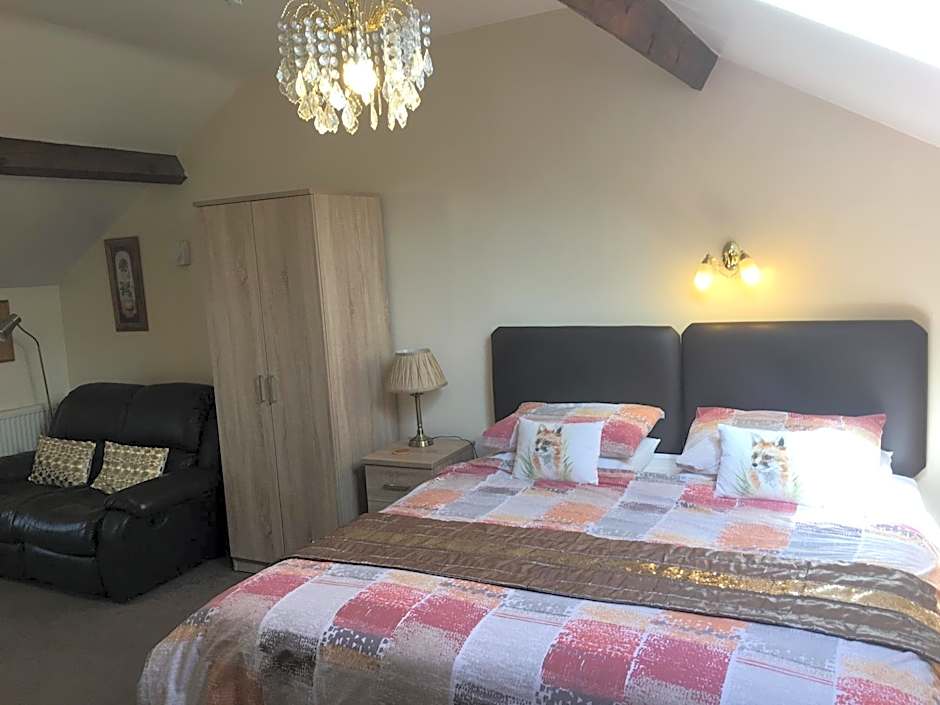 Oakenholt Farm Bed and Breakfast