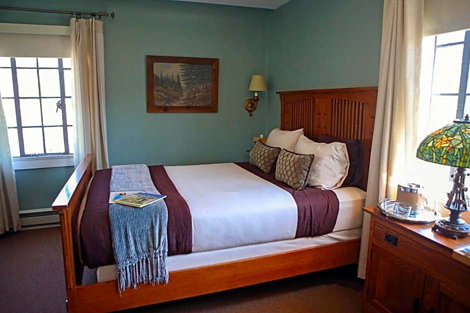Settlers Inn