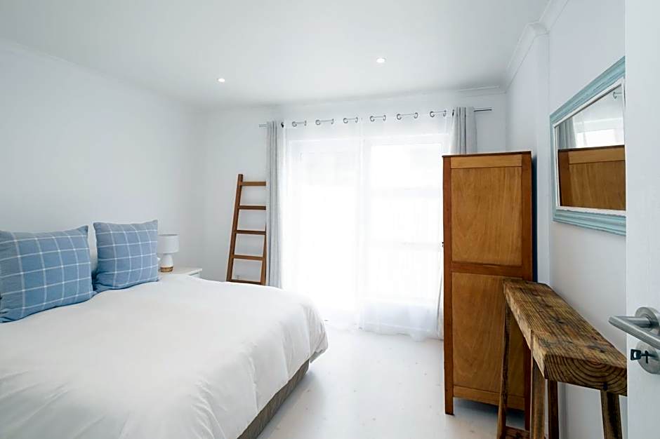 Lakeside Ocean Breeze