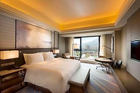 Superior Lake View King Room