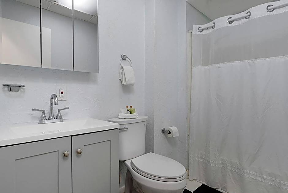 Sabal Palms Inn