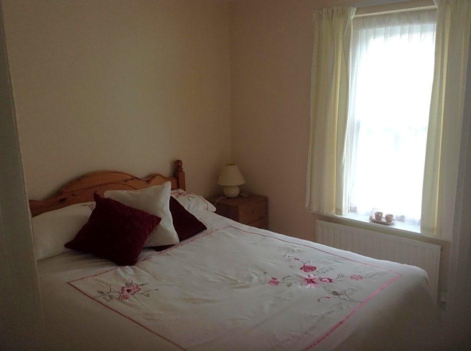 Drakewalls Bed And Breakfast