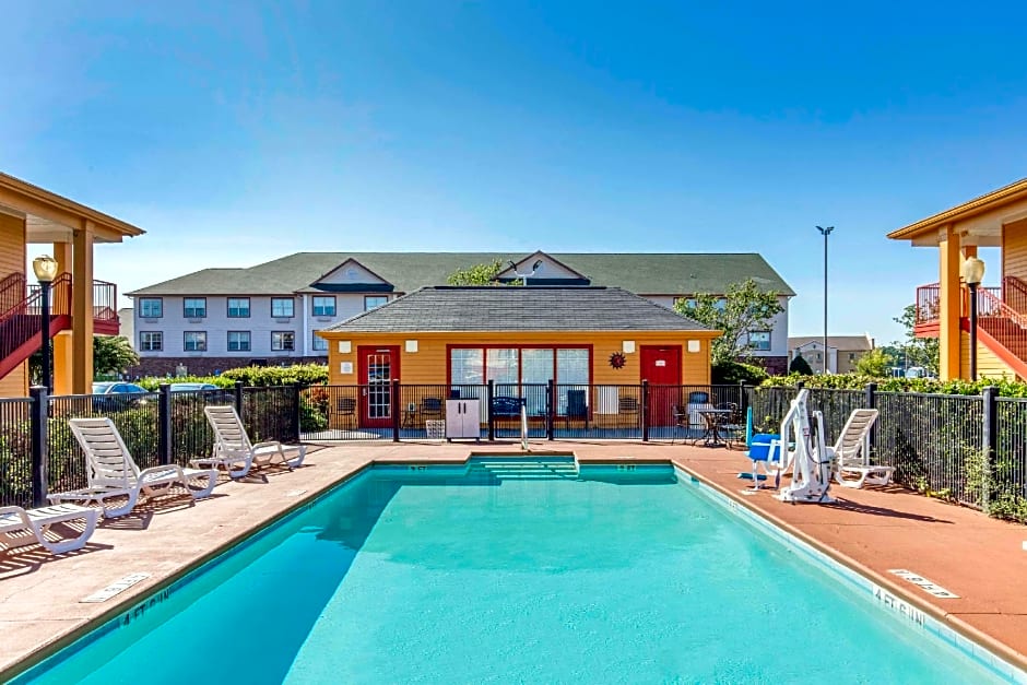Quality Inn Bessemer I-20 exit 108