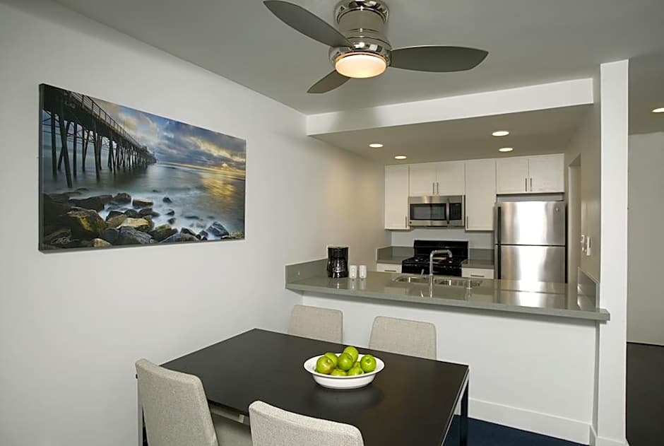 Oceanside Marina Suites